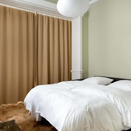 Grand Heritage Next To Park - 3 Bedrooms