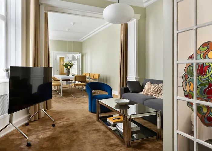 Grand Heritage Next To Park - 3 Bedrooms By Daniel&jacob's *