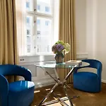 Grand Heritage Next To Park - 3 Bedrooms شقة